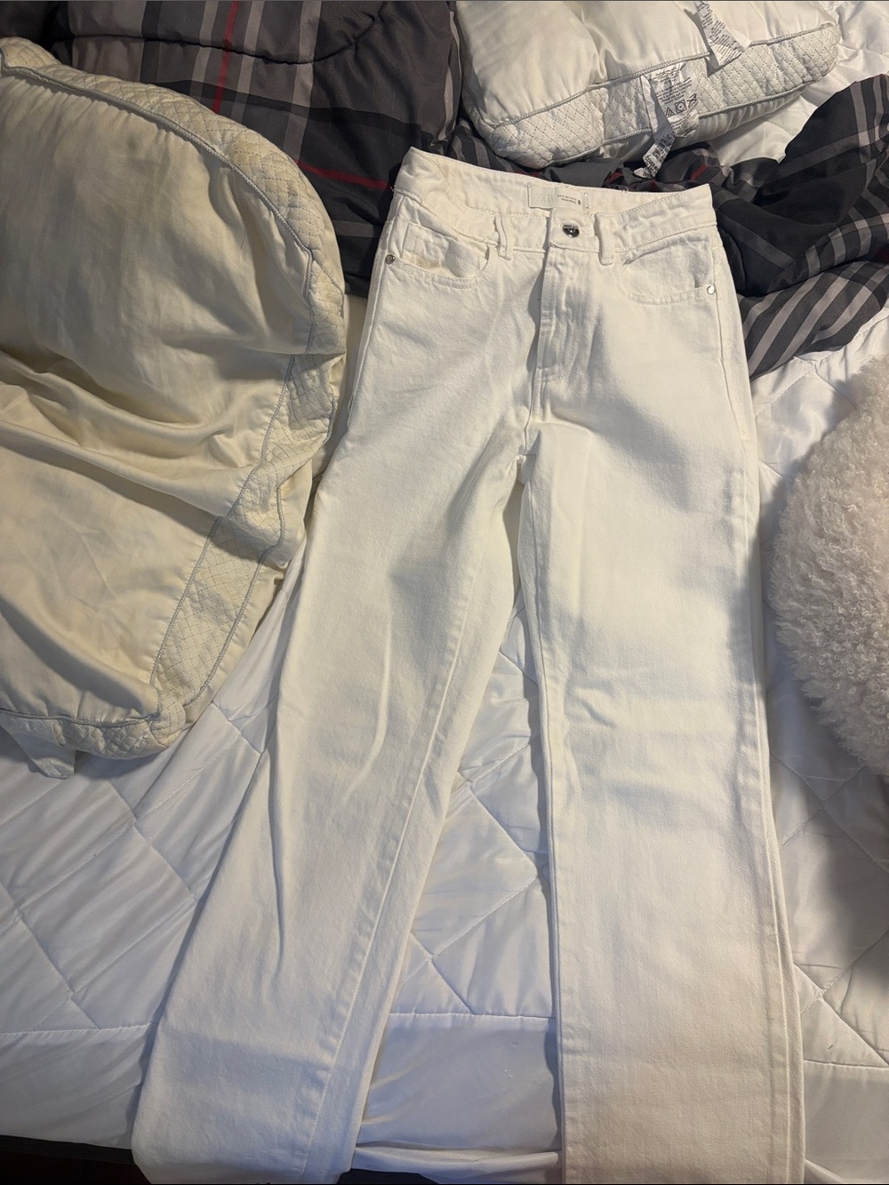 Zara White Straight-Leg Women's Jeans